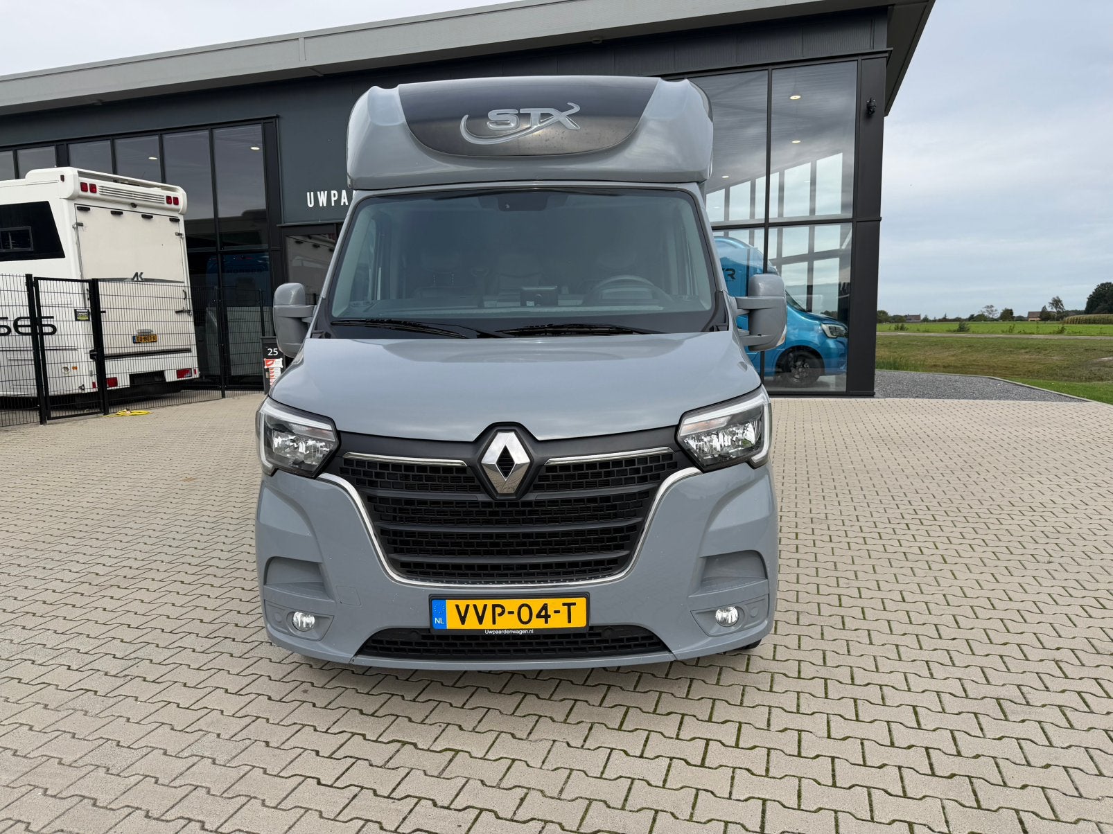 Foto 4 van Renault STX >AUTOMAAT<  paard-en-wagen Paardenvrachtwagen