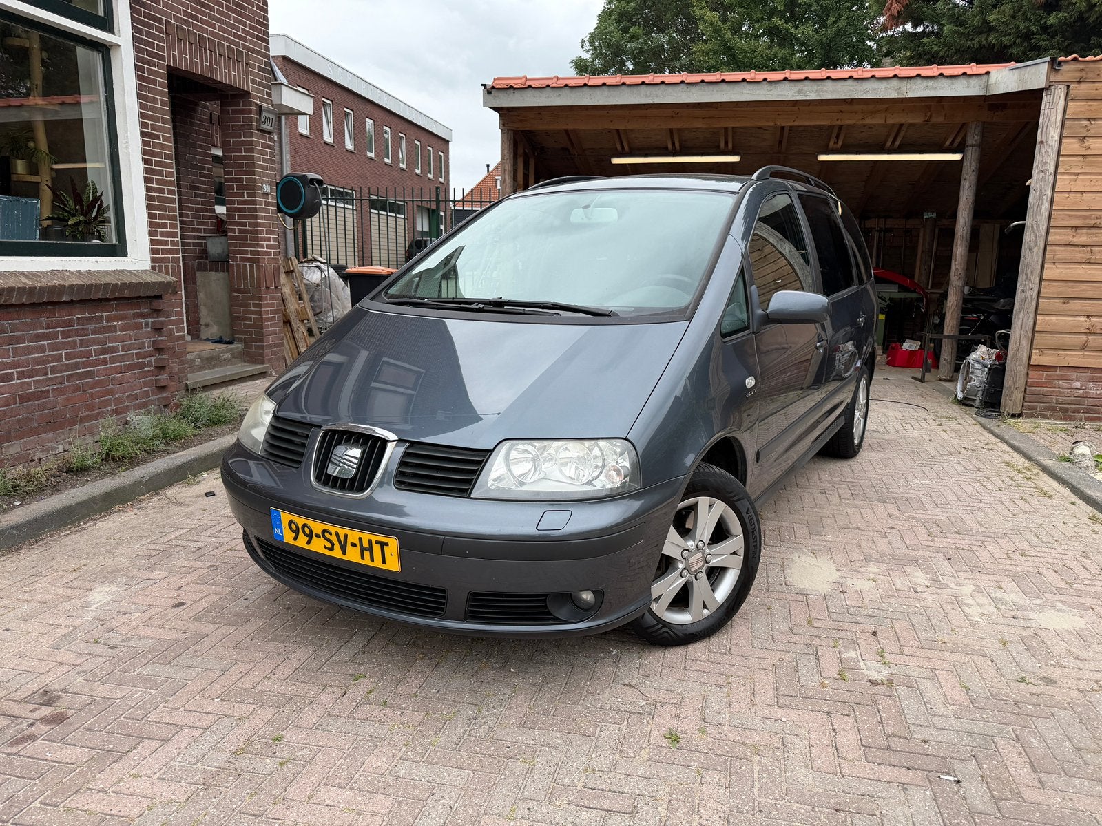 Seat Alhambra 1.8 20V 110KW AUT 2006 Grijs, Stof, 4 cilinders, 700 kg, 7 stoelen