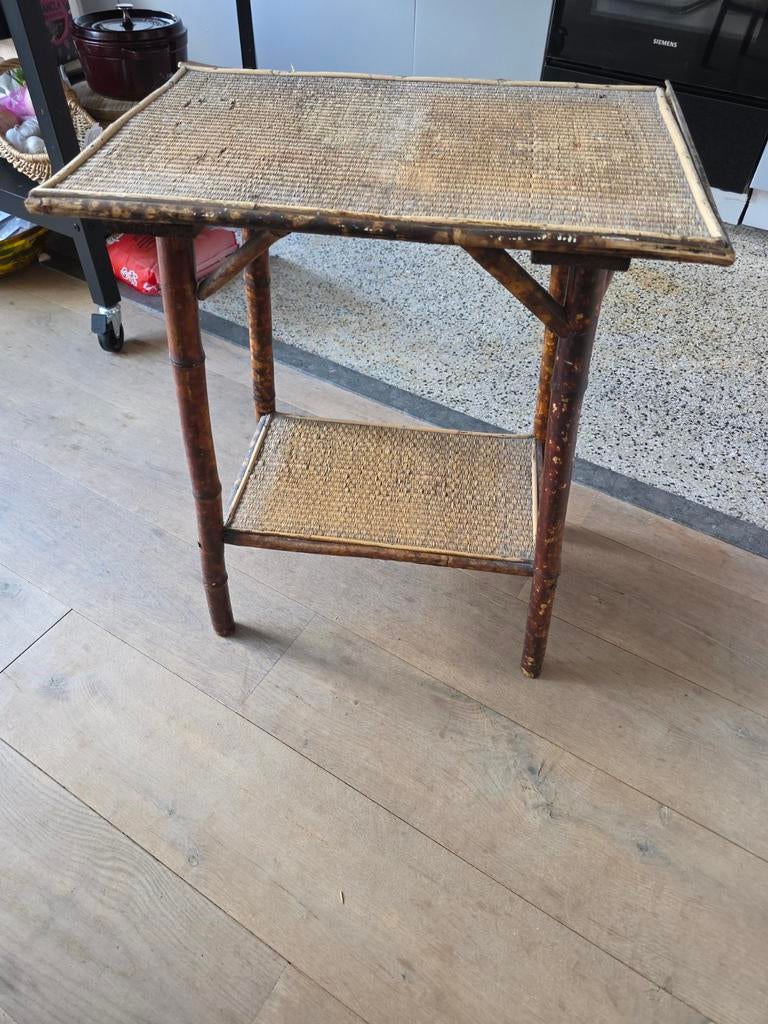 Tikki Bijzet tafeltje vintage, Ophalen