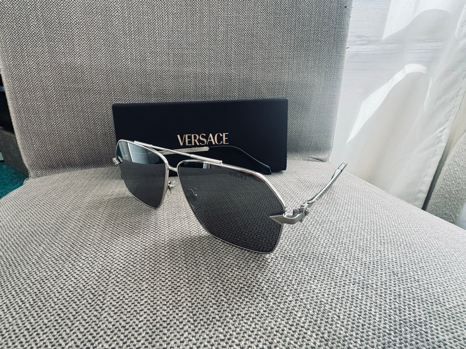 Versace zonnebril - Zo goed als nieuw, Overige merken, Zonnebril, Ophalen of Verzenden, Zo goed als nieuw