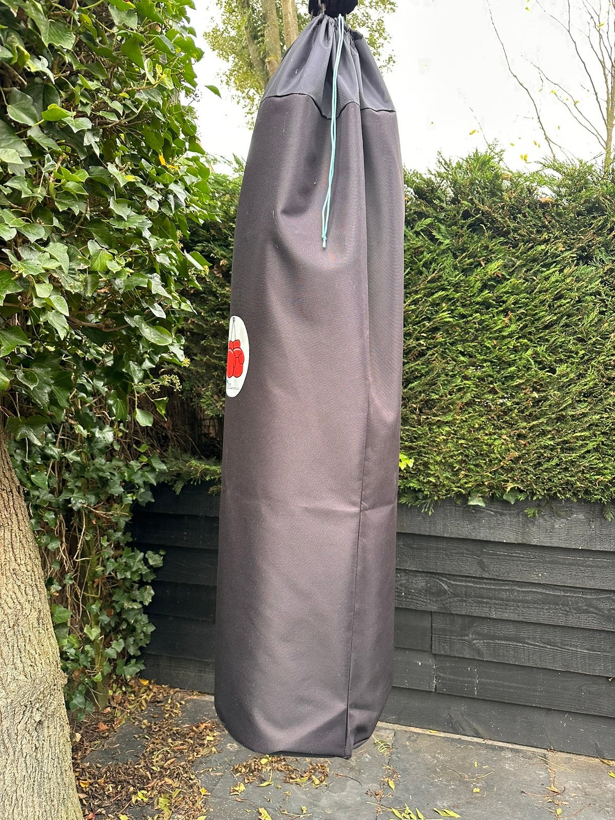 Mooie box zak  adidas met hoes en ophang beugel, Ophalen, Gebruikt, Bokszak