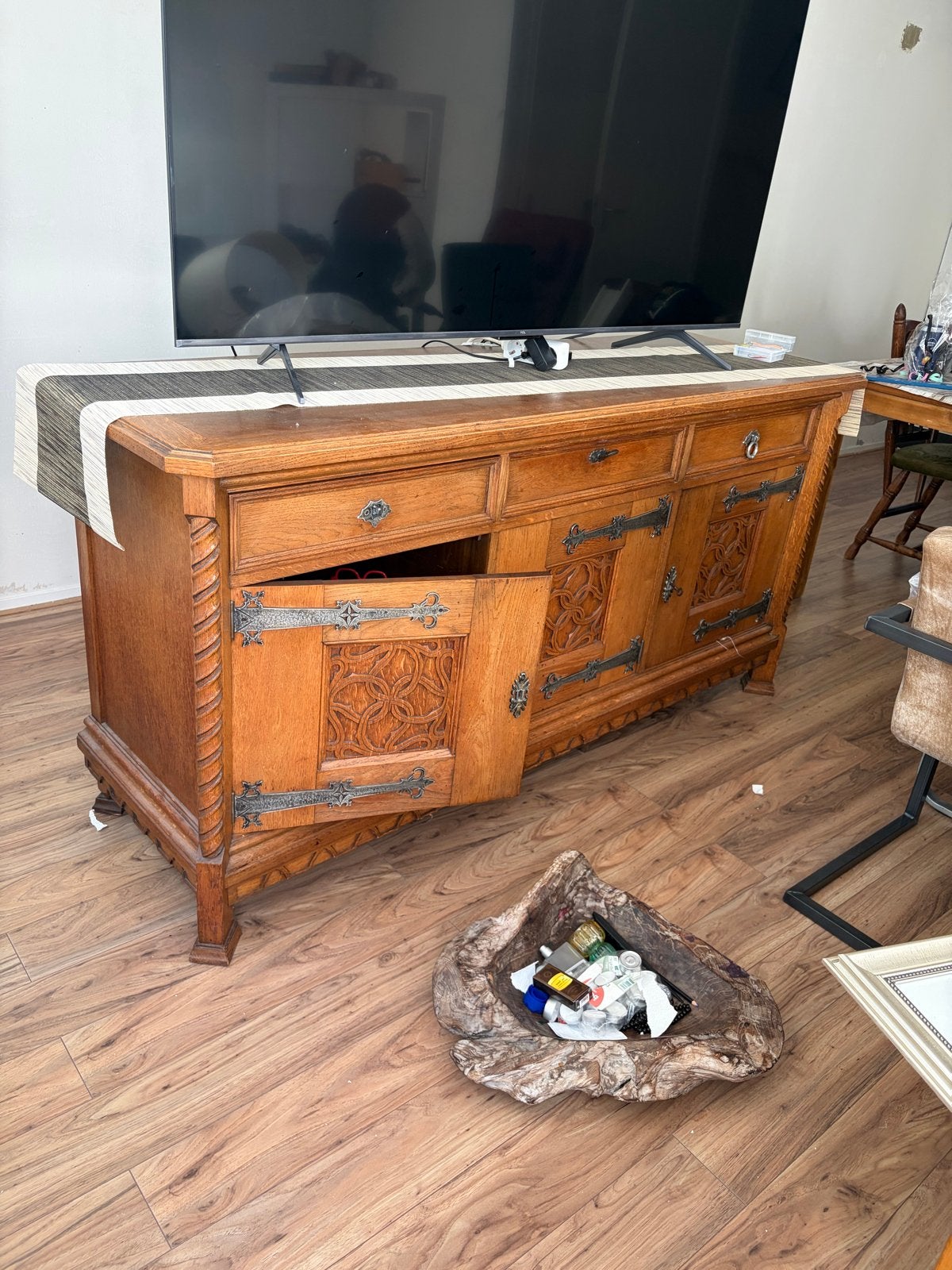Massief houten eettafel Loods 5 & Vintage houten kast, Ophalen