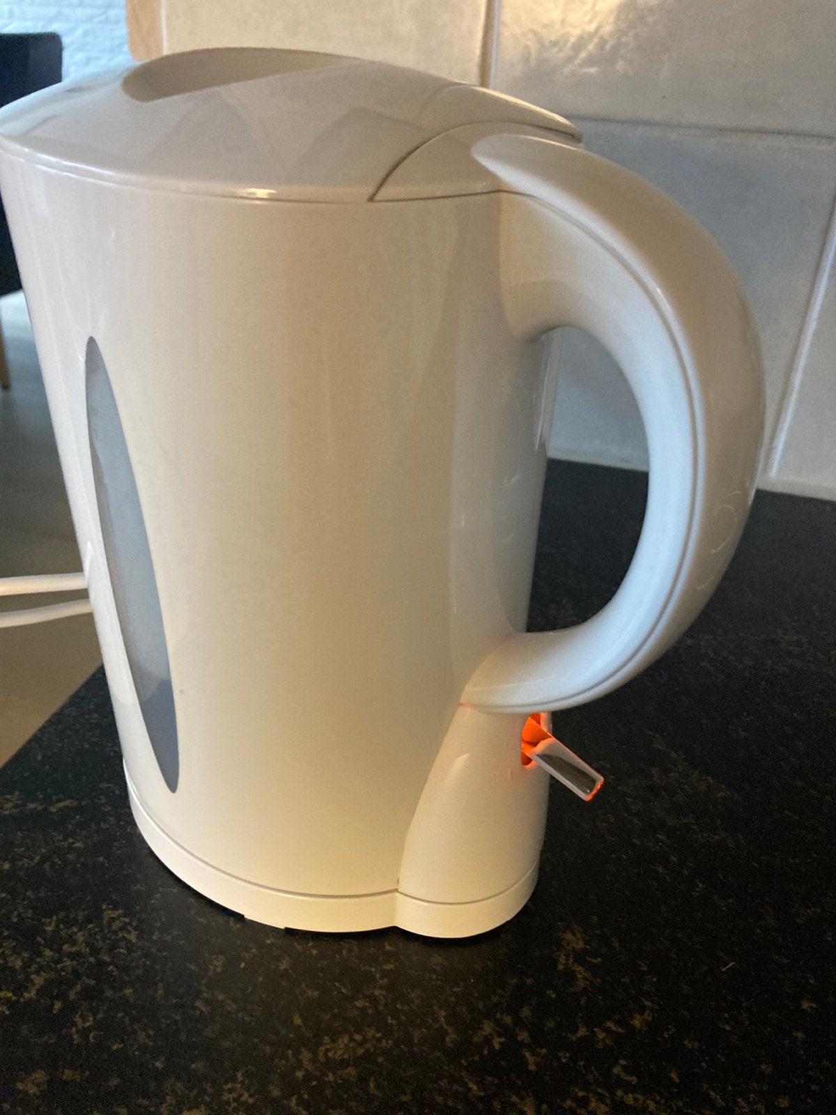 Bijna nieuwe waterkoker 1.7 liter, Witgoed en Apparatuur, 1 tot 2 liter, Ophalen of Verzenden, Zo goed als nieuw