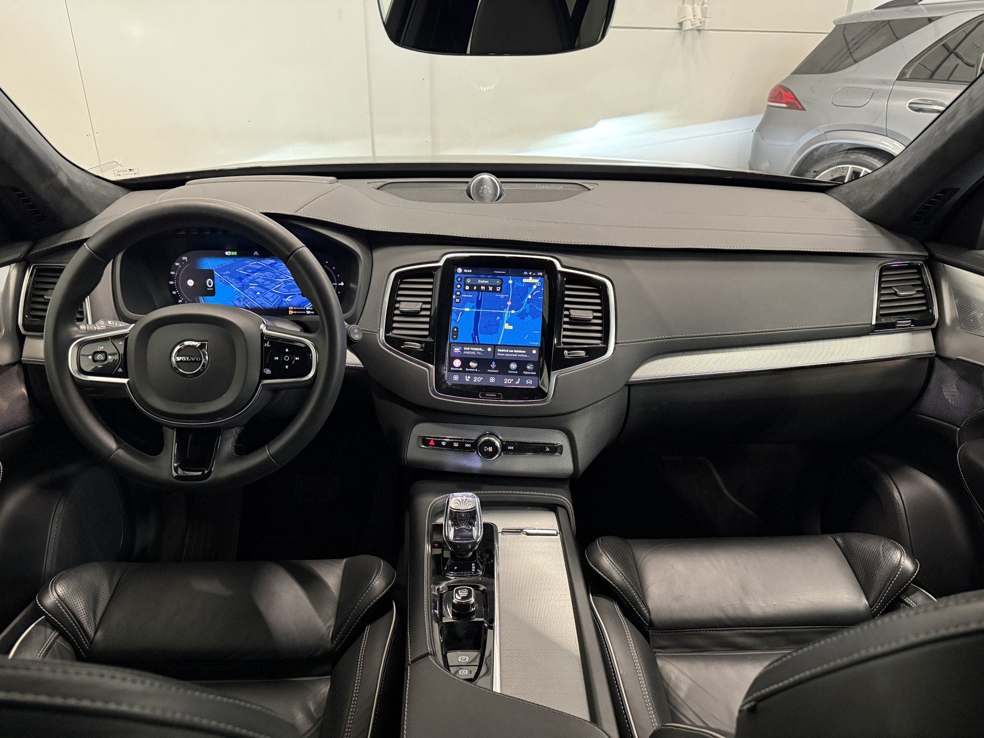 Foto 16 van Volvo XC90 T8 Recharge AWD R-Design PANO/B&W/TREKHAAK/360CAM