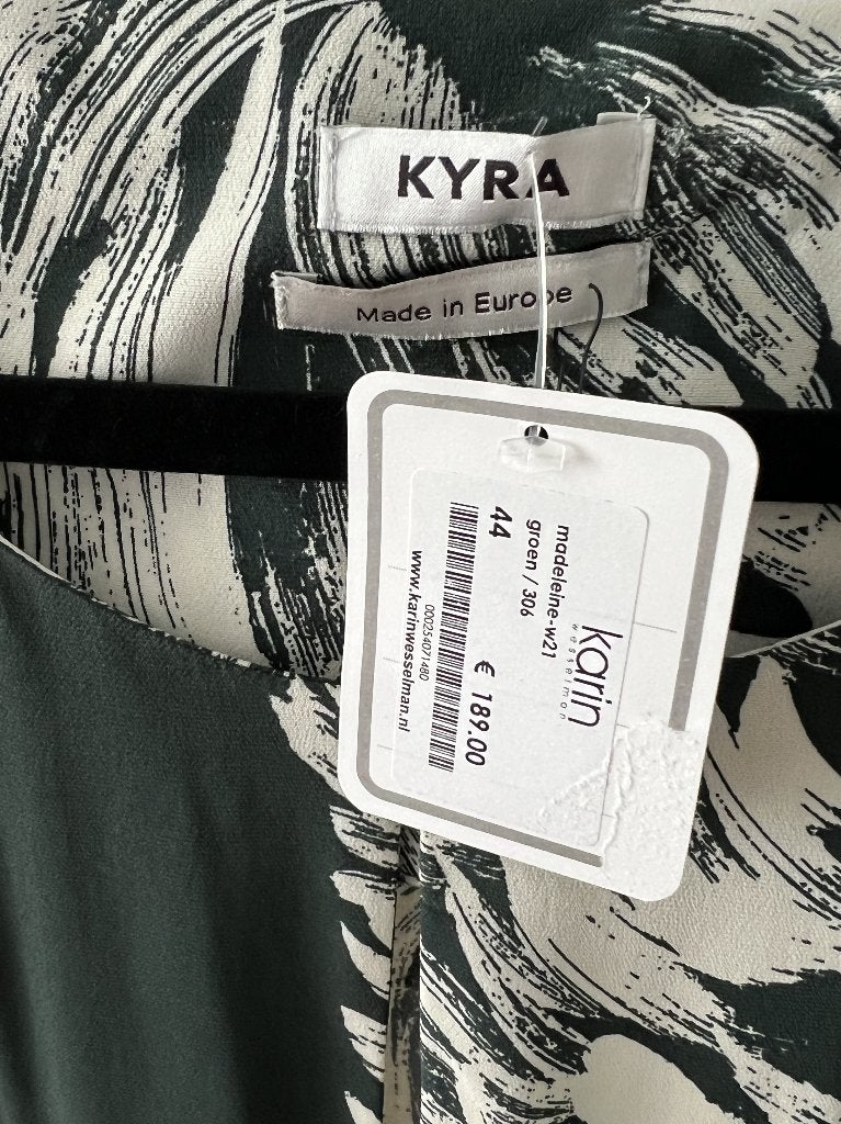 Nieuwe Kyra jurk MADELEINE 44 crepe groen met bloemmotief, Maat 42/44 (L), Nieuw, Ophalen of Verzenden, Kyra