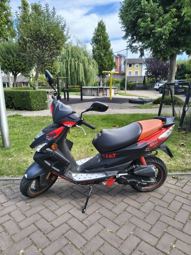 TGB  bullet 50cc 2takt scooter rijdt uitstekend (geel kent.), Ophalen, Gebruikt, Overige typen, Overige merken
