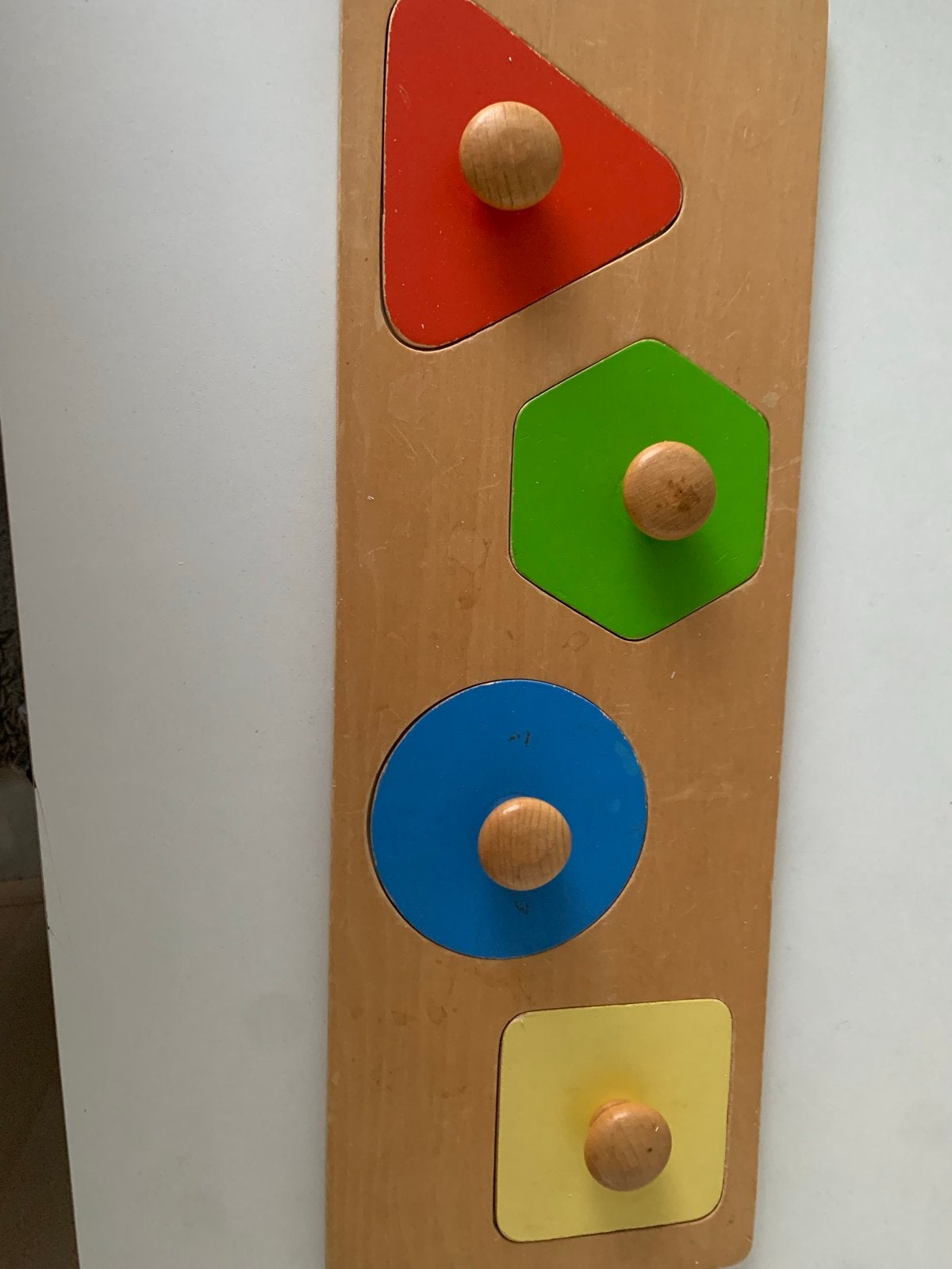Houten vormenstoof met knoppen - Educatief speelgoed, Ophalen, Zo goed als nieuw, Puzzelen