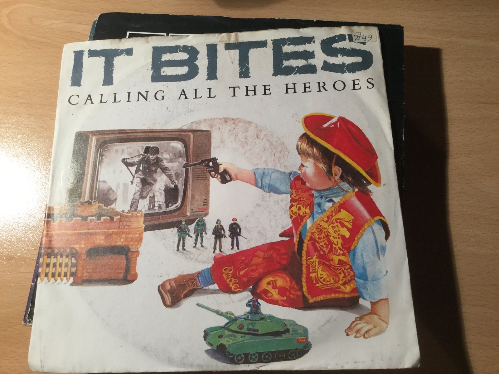 It Bites-Calling all the heroes. Mooi voor de verzamelaar., Gebruikt, 7 inch, Single, Ophalen of Verzenden
