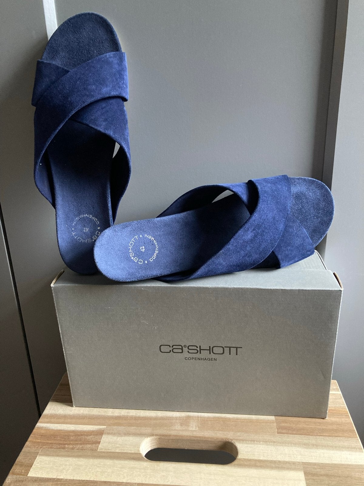 Ca'Shott Kopenhagen suède sandalen - Maat 42 (€100), Slippers, Blauw, Nieuw, Ophalen of Verzenden