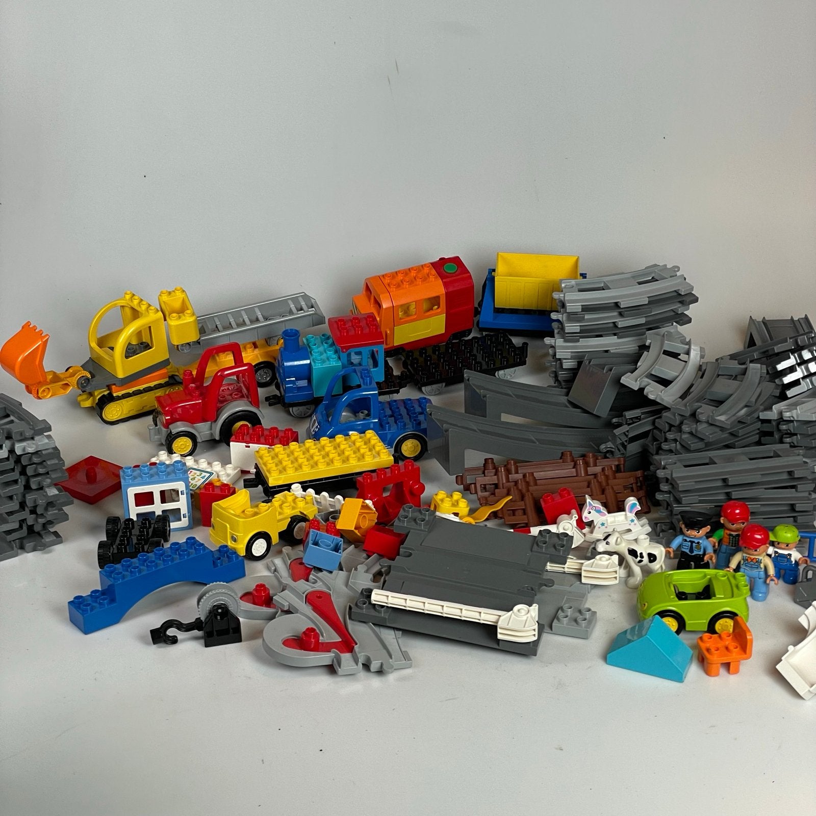 Grote set LEGO Duplo treinen, auto's en bouwblokken, Ophalen, Gebruikt, Overige merken