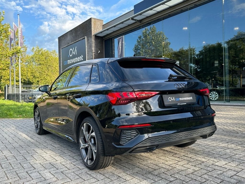 Audi A3 Sportback 45 TFSI e S Competition 245 PK 2X S-Line I, Auto's, Automaat, Gebruikt, 4 cilinders, Leder en Stof