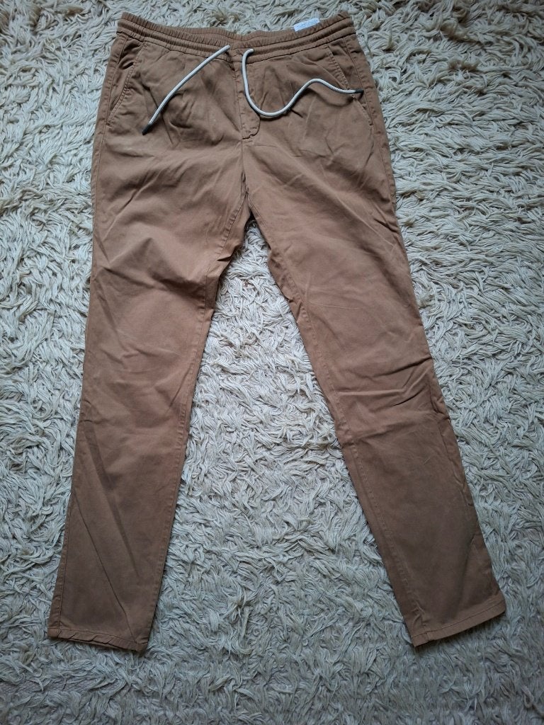 Zgan. Broek/pantalon/chino Boggi Milano. Mt 46, Bruin, Ophalen of Verzenden, Zo goed als nieuw, Boggi Milano