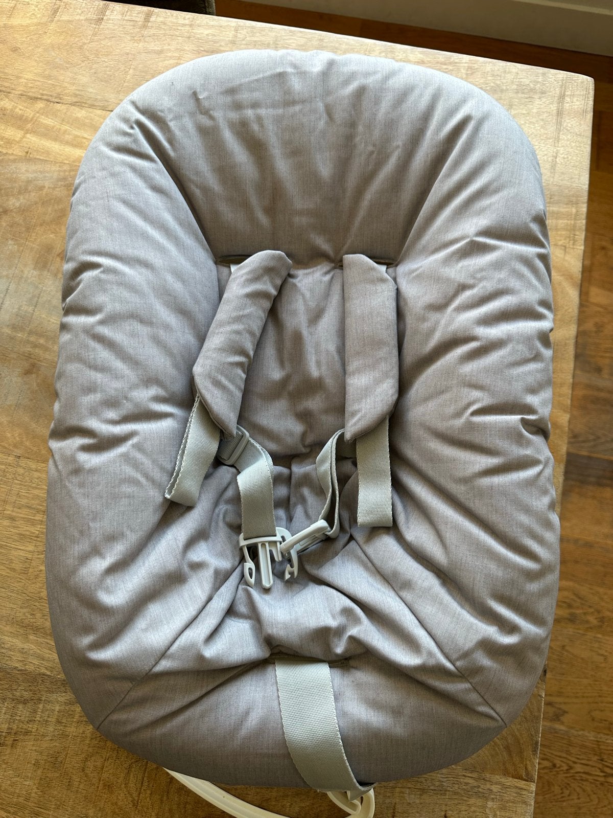 Stokke Tripp Trapp Newborn Set met speelgoedhanger, Kinderen en Baby's, Ophalen, Zo goed als nieuw