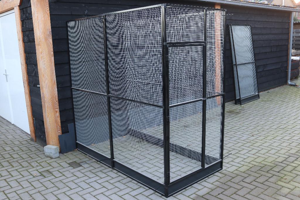 Nieuw volière 206 x 102 x 202 cm L x D x H zwart, Ophalen of Verzenden, Nieuw, Hout, Broedkooi of Kweekkooi
