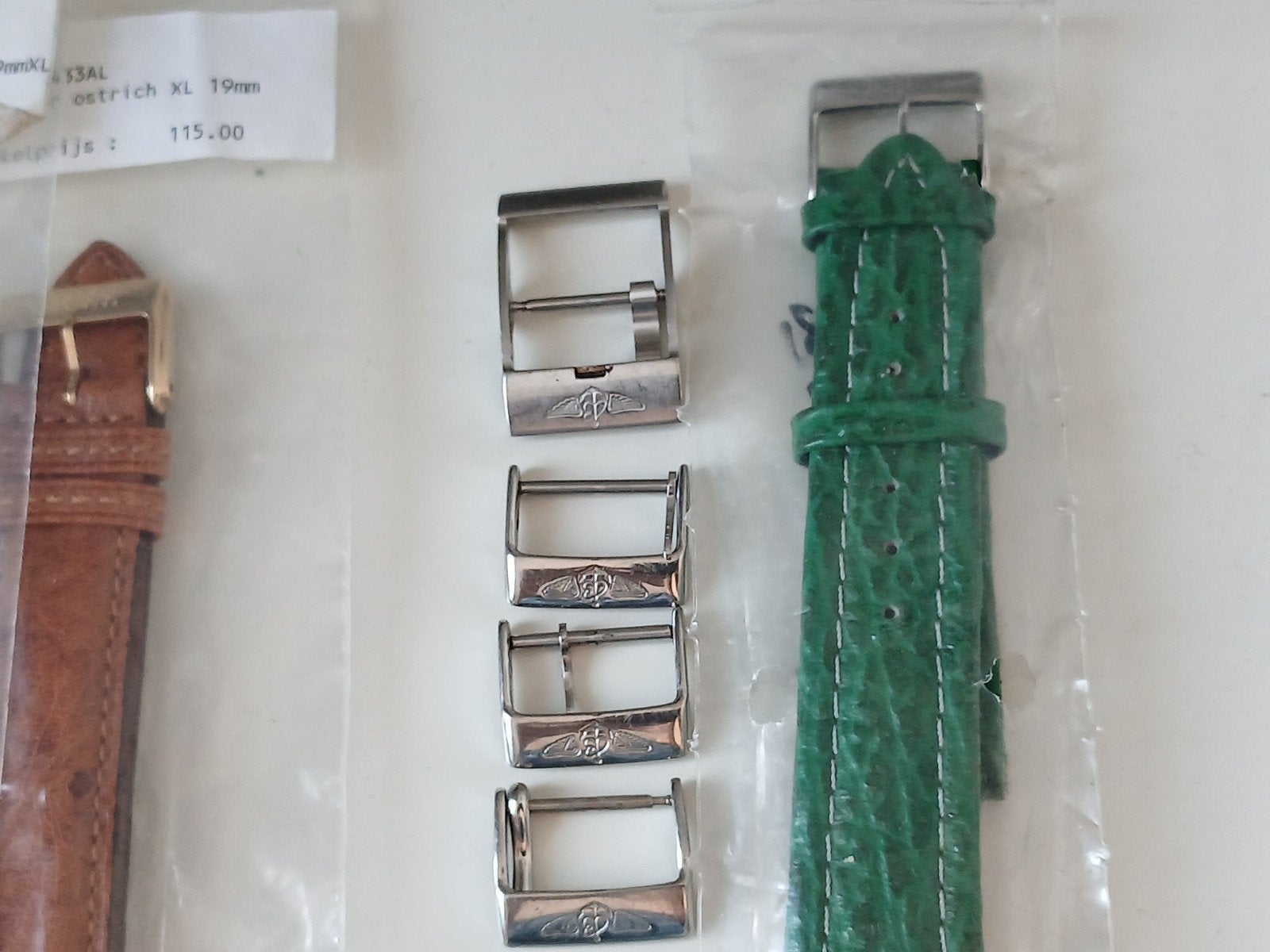 Div horloge banden, Ophalen