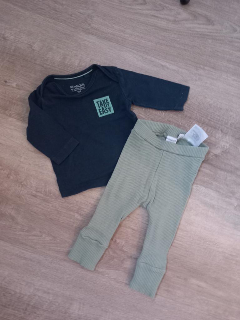 Net 2 delig setje bestaande uit broekje en shirtje maat 56, Kinderen en Baby's, Babykleding | Maat 56, Ophalen of Verzenden, Zo goed als nieuw