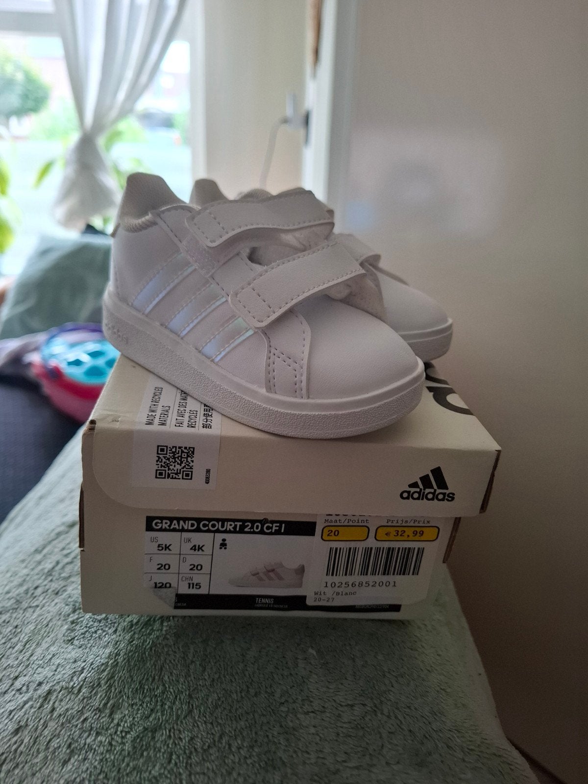 leuke adidas sneaker maat 20, Ophalen of Verzenden, Zo goed als nieuw, Jongetje of Meisje, Schoentjes