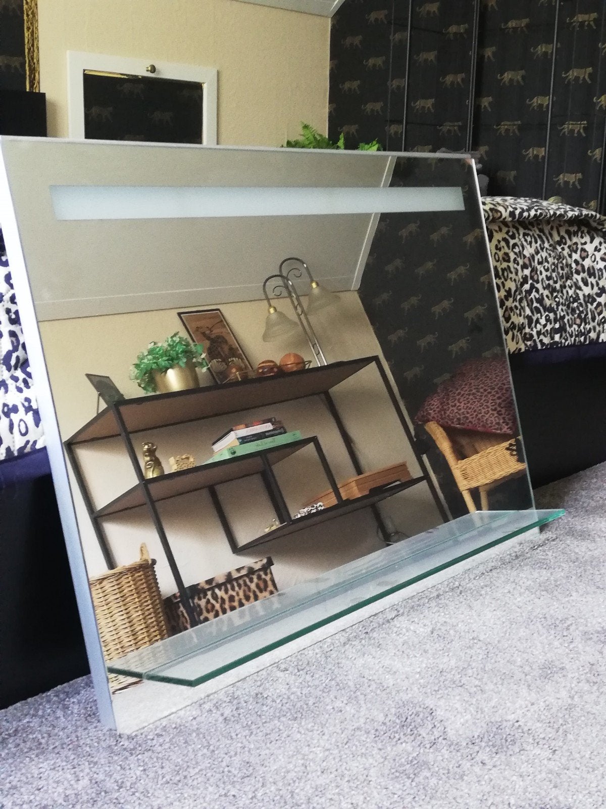 nette badkamer spiegel met verlichting en planchet 80x60cm., Huis en Inrichting, Ophalen, 50 tot 100 cm, Overige typen, Minder dan 100 cm