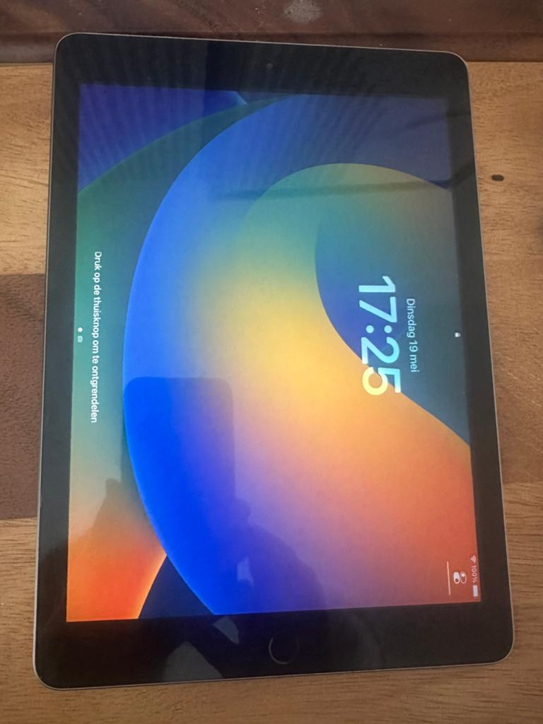 Ipad zwart 32gb 2017 model A1822, Computers en Software, Apple iPads, Ophalen of Verzenden, 10 inch, Apple iPad, 32 GB