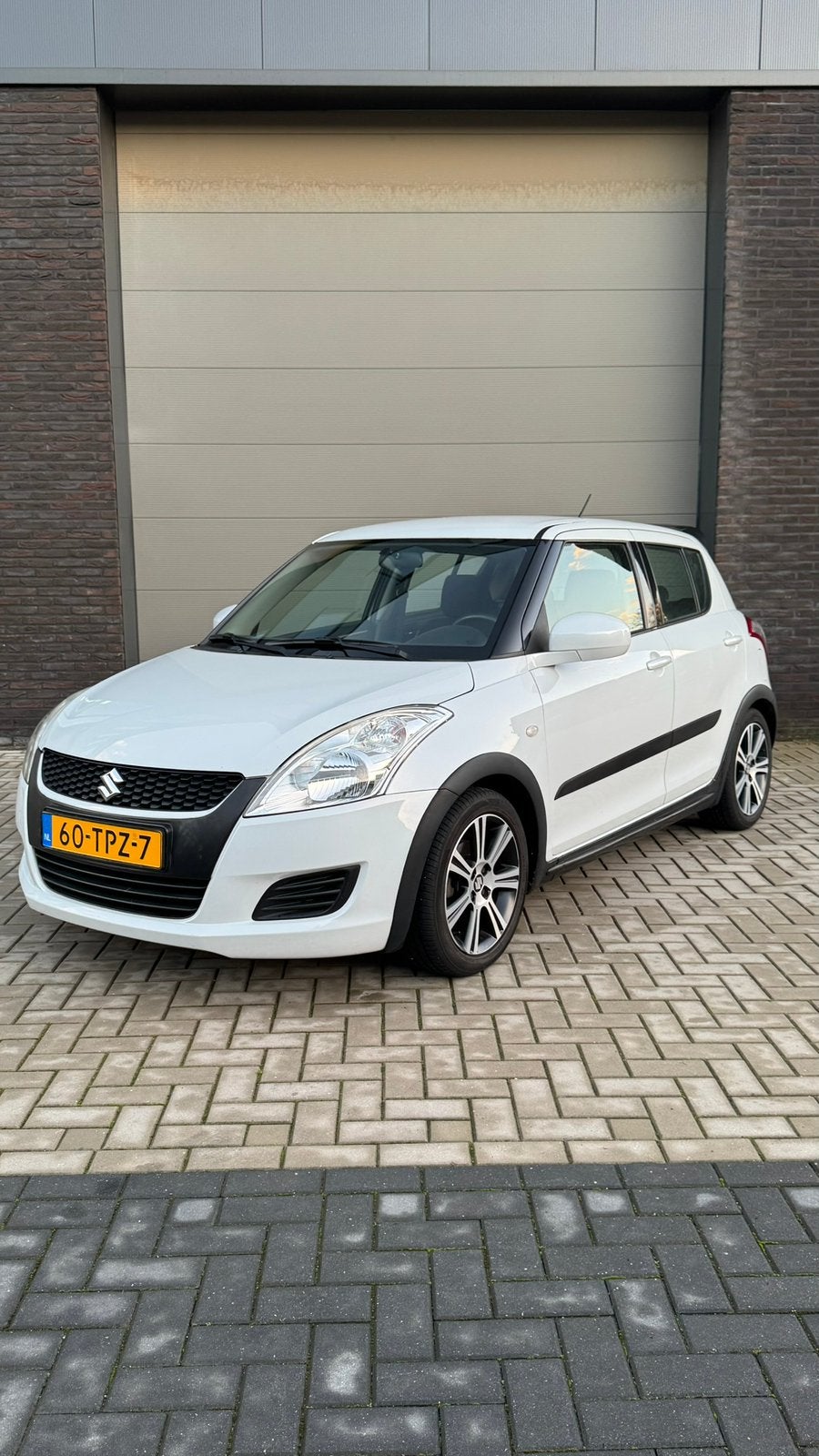 Suzuki Swift 5 deurs Stoel verwarming Nieuwe APK!, Voorwielaandrijving, 4 cilinders, 400 kg, Origineel Nederlands