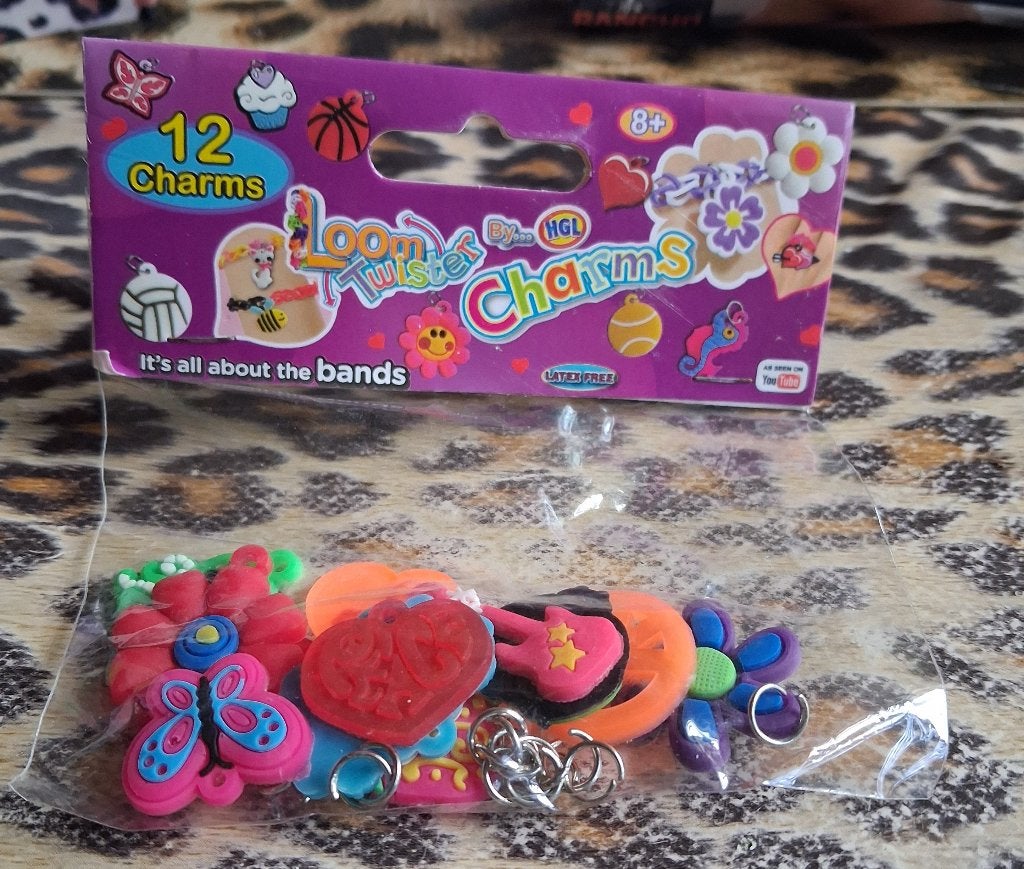 Leuke set van 12 loom charms *gloednieuw*, Hobby en Vrije tijd, Ophalen of Verzenden, Nieuw, Knutselmateriaal