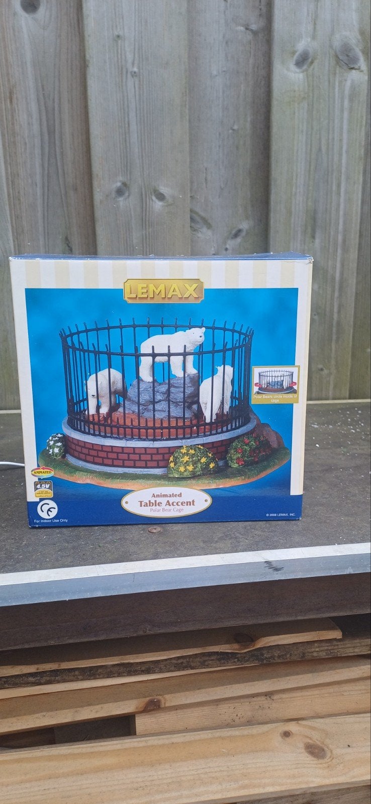 Lemax Polar Bear Cage retired, Diversen, Ophalen of Verzenden, Zo goed als nieuw