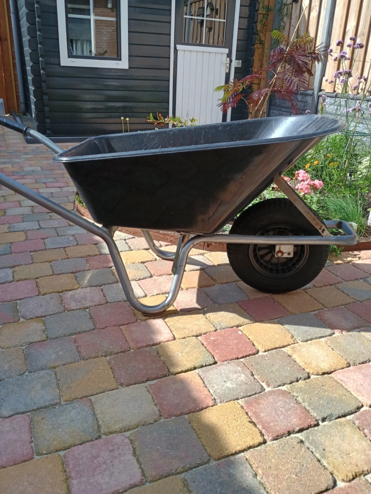 Stevige kruiwagen met goede band, 5 maanden oud, Tuin en Terras, Kruiwagens, Ophalen, Eenwielig, Onbekend, Zo goed als nieuw