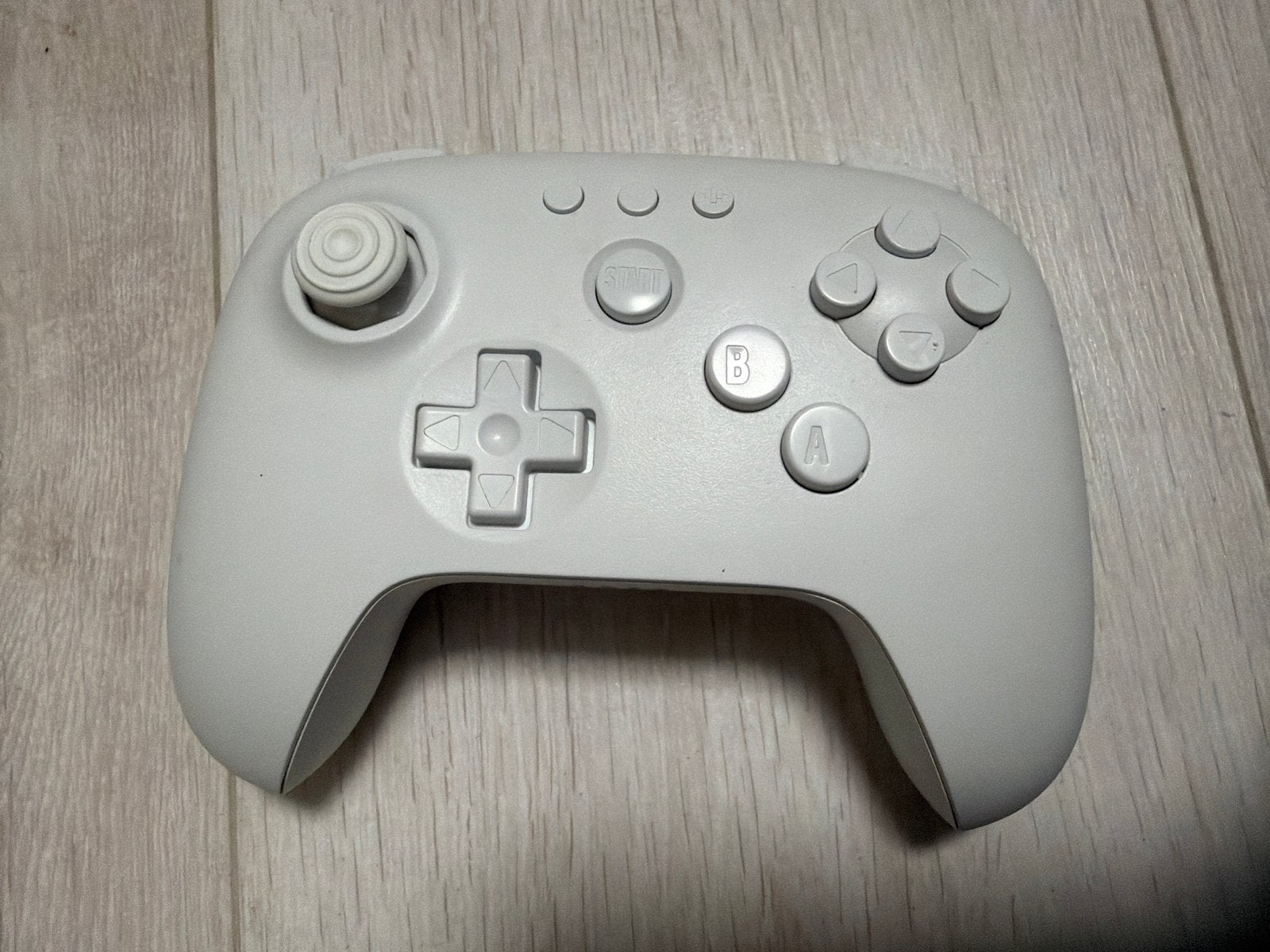 8BitDo n64 Controller wit - Gebruikt maar als nieuw, Ophalen of Verzenden, Zo goed als nieuw