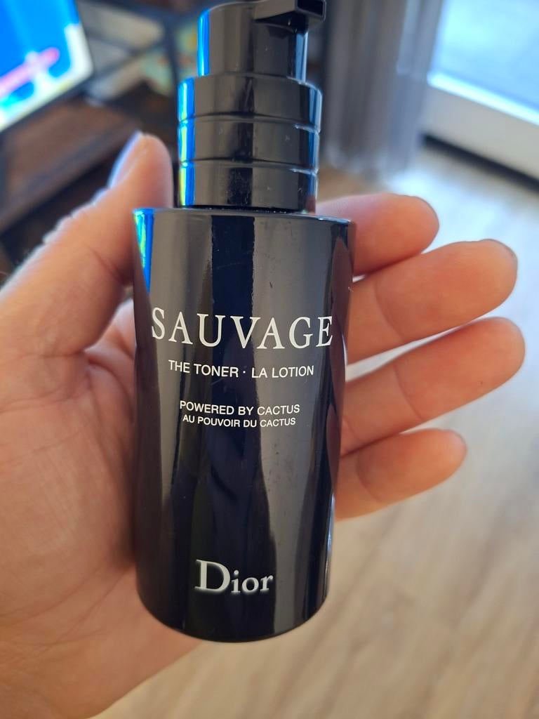 Dior sauvage the toner, Ophalen of Verzenden, Nieuw, Gehele gezicht