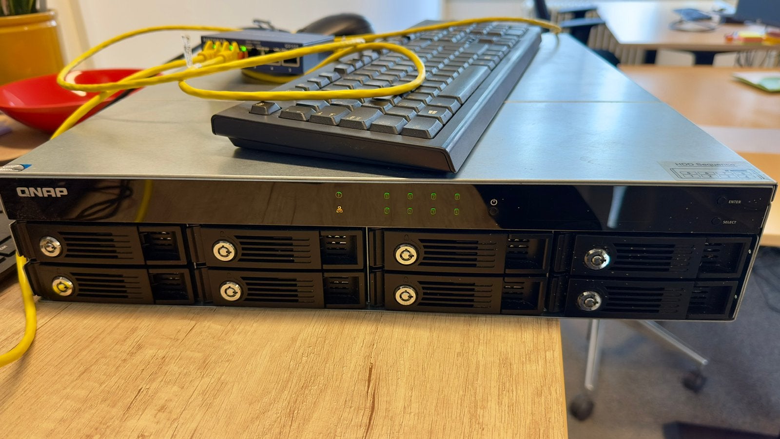 QNAP TS-869U-RP incl 8 x 2,7TB hdd, Computers en Software, NAS, Ophalen, Zo goed als nieuw