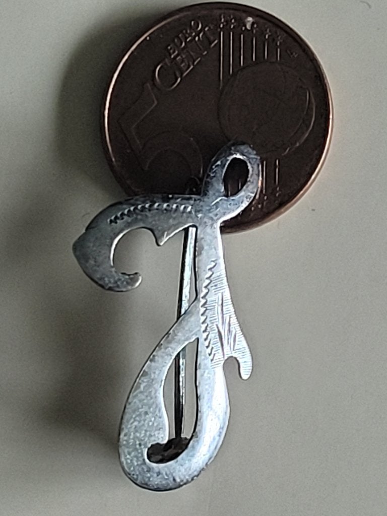 Vintage zilveren broche letter J, 835 zilver, Sieraden, Tassen en Uiterlijk, Minder dan 4 cm, Ophalen of Verzenden, Zo goed als nieuw