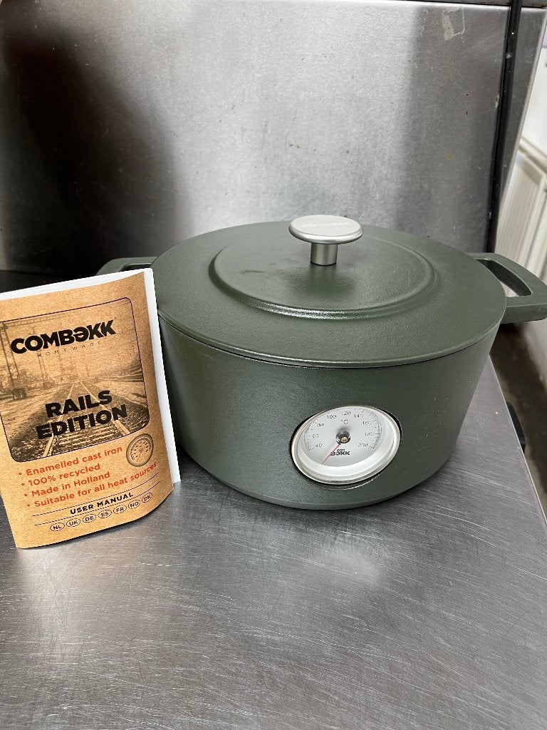 Combekk Dutch oven, Ophalen of Verzenden, Zo goed als nieuw, Gietijzer, Koekenpan of Braadpan
