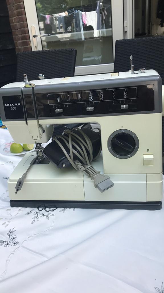 Nieuwe naaimachine te koop, Ophalen of Verzenden, Zo goed als nieuw