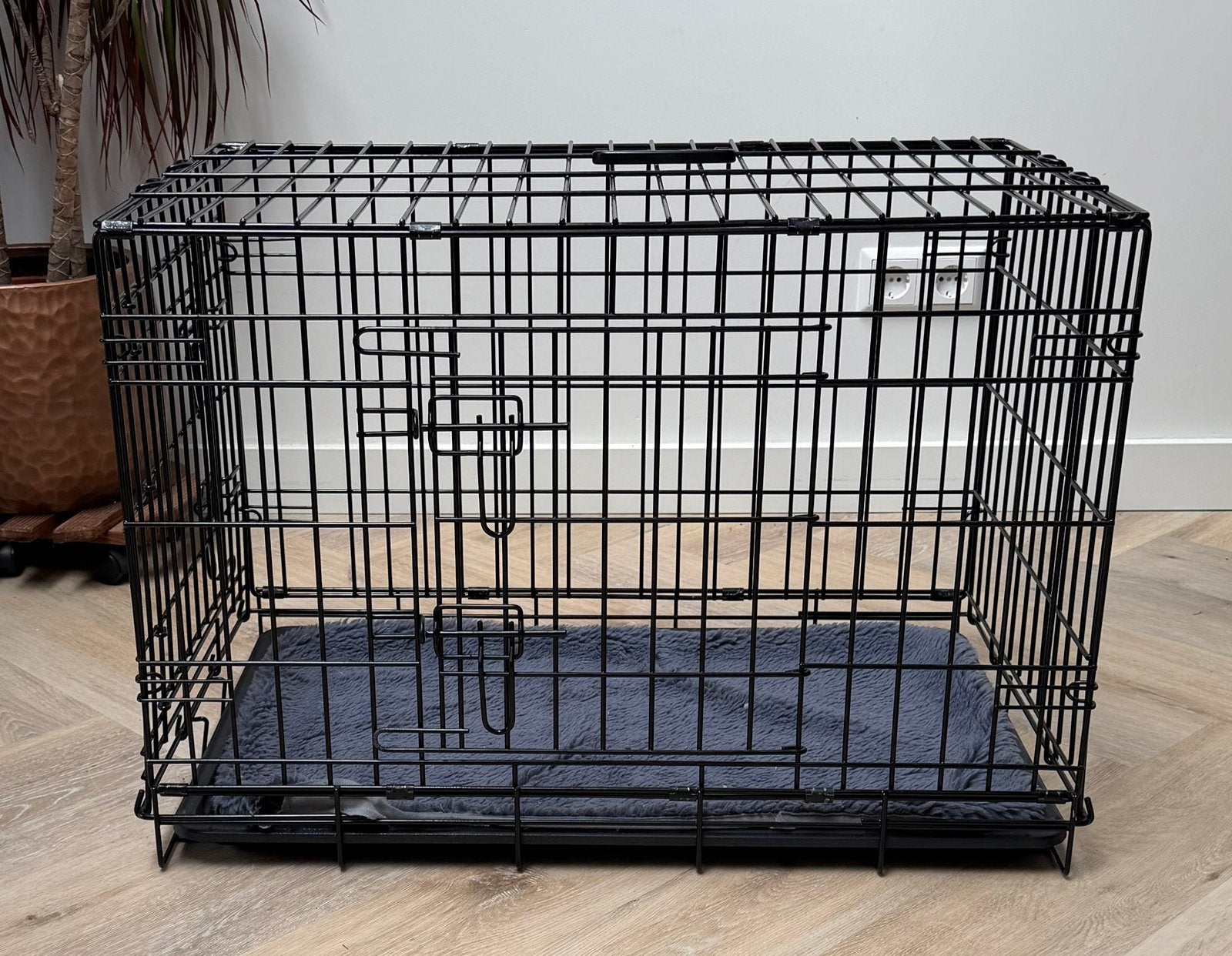 Hondenbench 76x46,5x53 cm zwart + kleed, Ophalen, Zo goed als nieuw