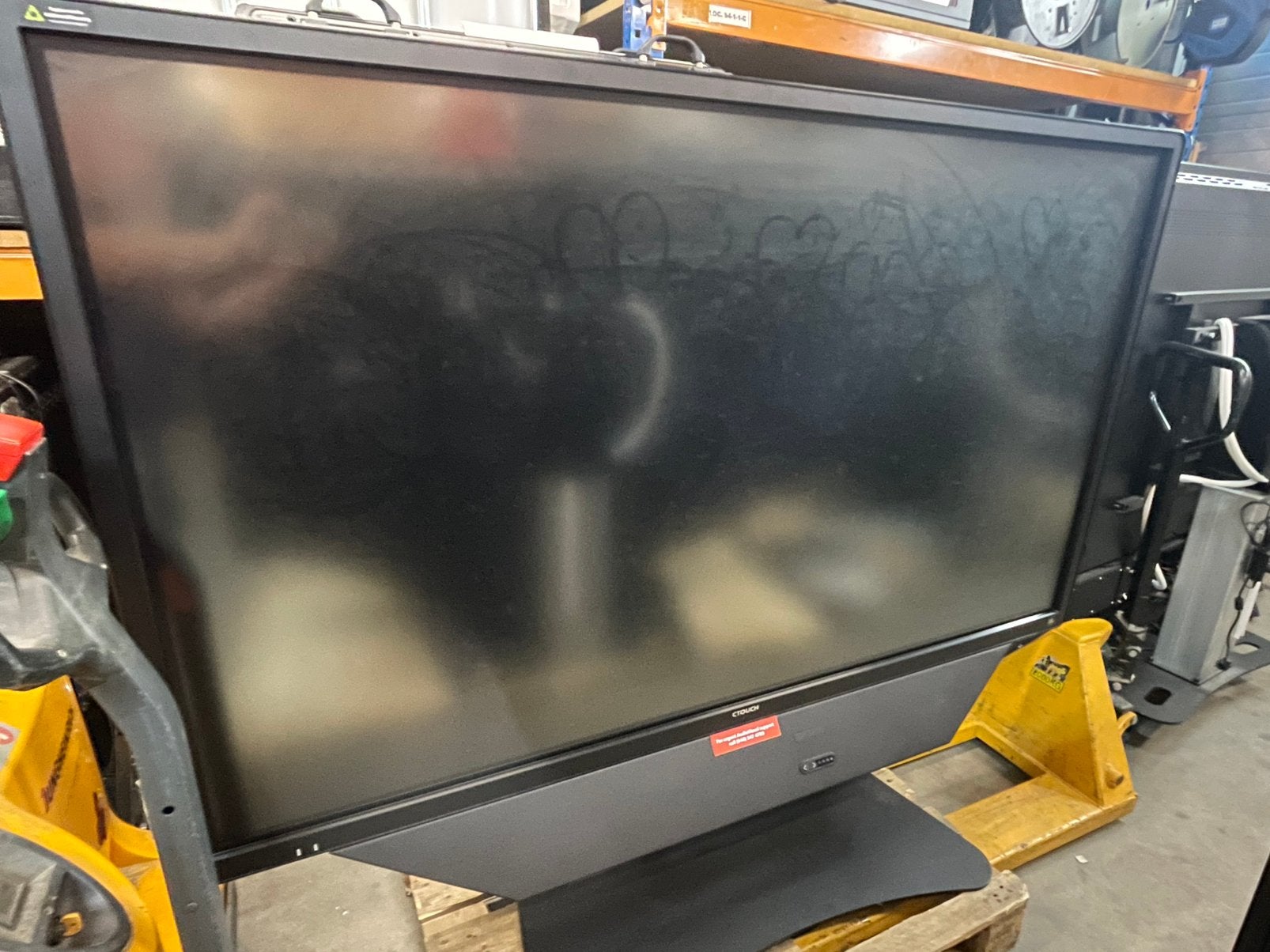 CTOUCH TOUCH 4K UHD 86inch 218cmNorm€6219,40 nu€700,00 Lift, Ophalen, Zo goed als nieuw, Tv en Weergevers