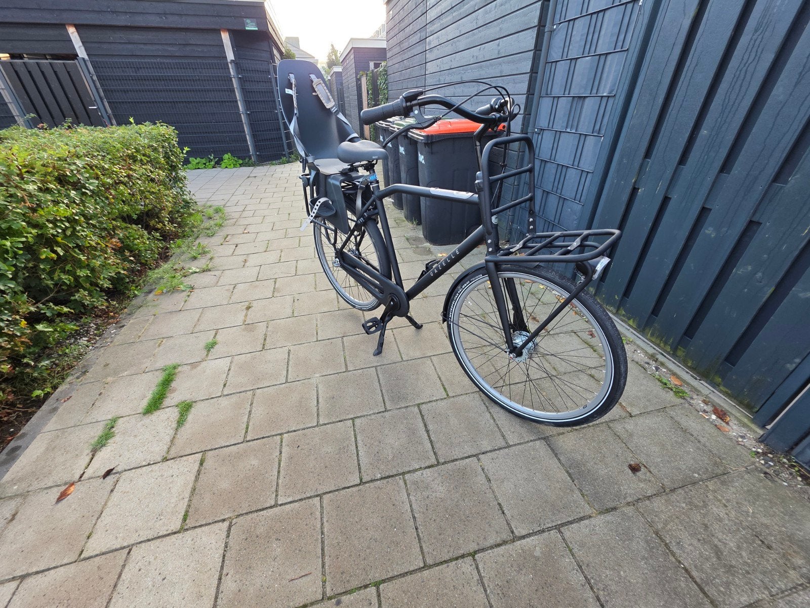 Gazelle fiets zonder kinderzitje wel met een voordrager, Ophalen, Versnellingen, Gazelle, Trommelrem