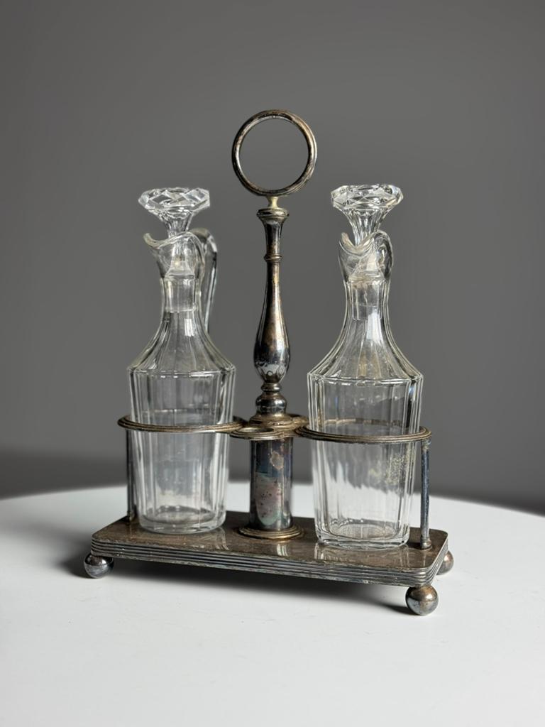 Oil en vinegar stel, Ophalen