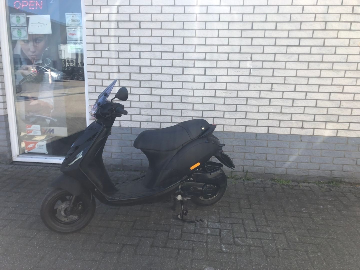 JONGE PIAGGIO ZIP SP 45KM BROM MAT BLACK  4-T BJ2022 1400KM, PIAGGIO, Onbekend, Onbekend