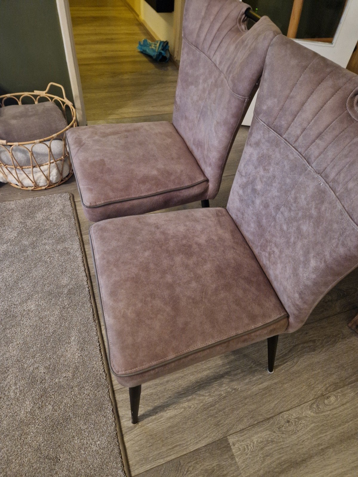 2 mooie taupe kleurig eethoekstoelen, Ophalen, Zo goed als nieuw, Overige kleuren, Twee