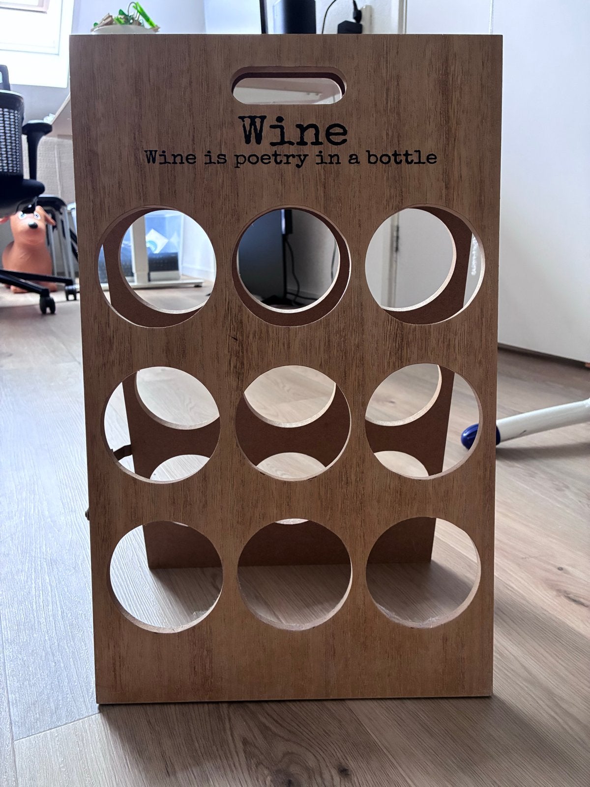 Houten wijnrek voor 9 flessen - 'Wine is poetry', 50 – 75, 5 tot 15 flessen, Ophalen of Verzenden, Zo goed als nieuw
