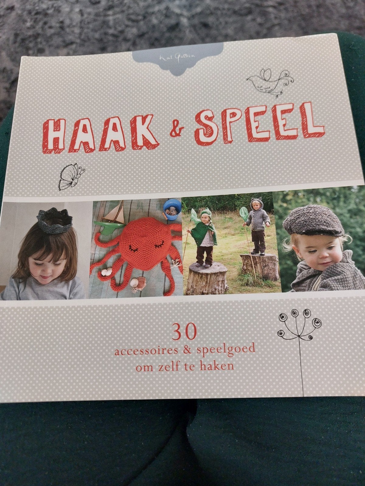 Haak & Speel: 30 accessoires & speelgoed om zelf te haken, Breien en Haken, Ophalen of Verzenden, Zo goed als nieuw, Hal Gribbin