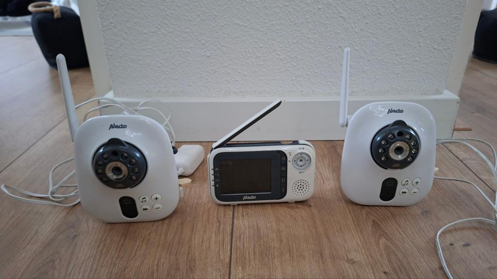 Babyphone met 2 camera's, muziek en terugspreekfunctie, Ophalen of Verzenden, Gebruikt, 250 meter of meer, Camera