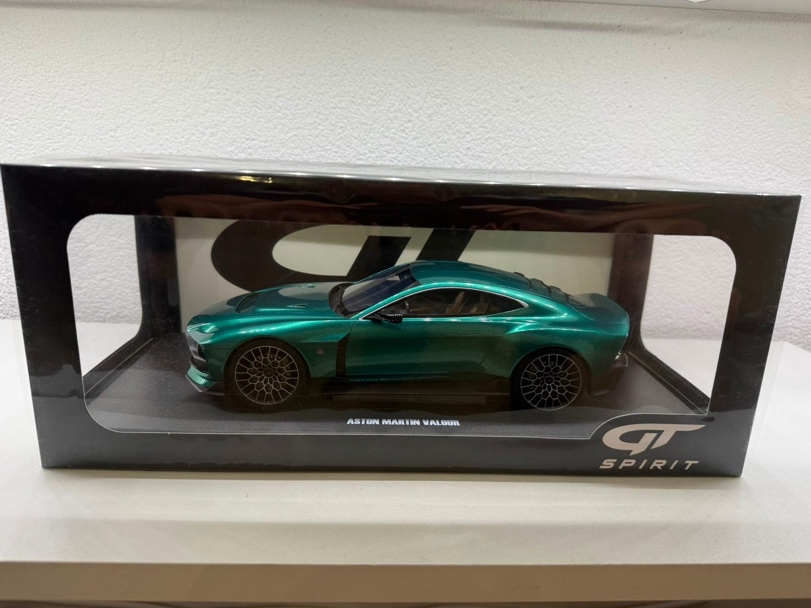 Aston Martin Valour, Ophalen of Verzenden, Zo goed als nieuw, Overige merken