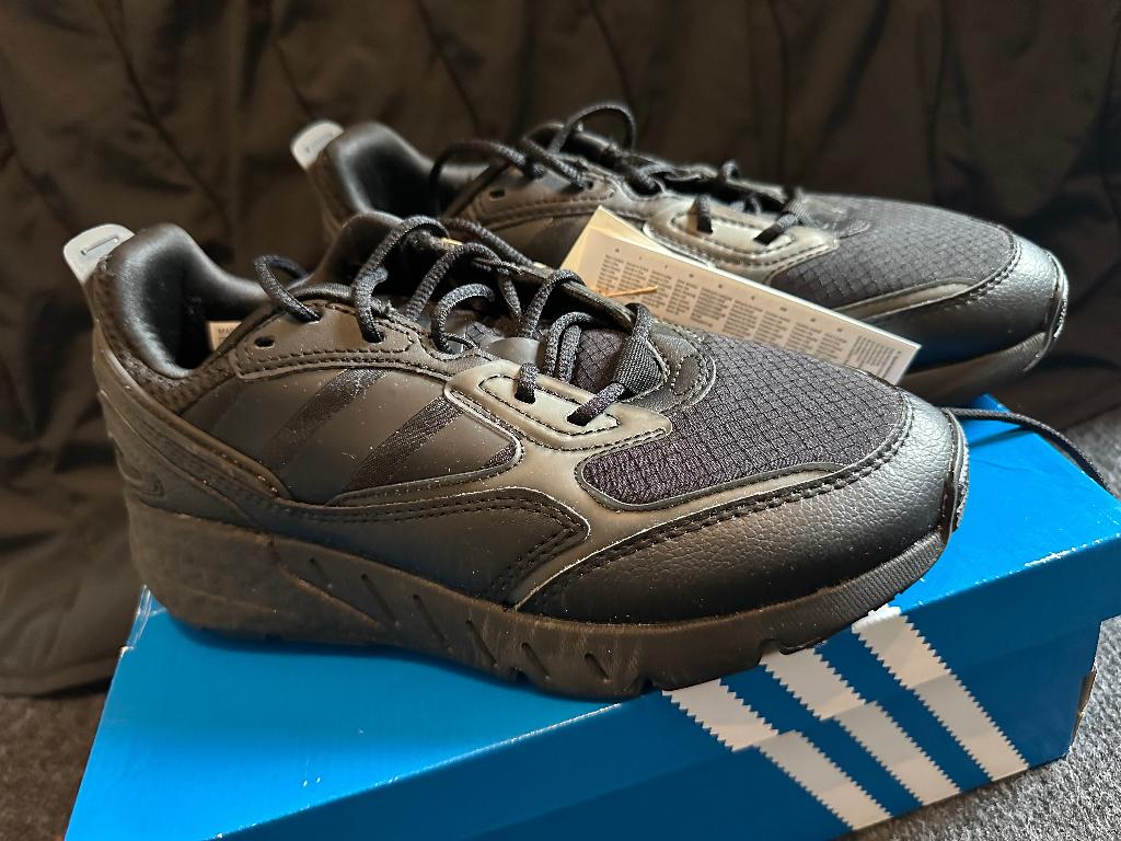 Adidas BOOST maat 36,5, Ophalen, Adidas, Zwart, Nieuw