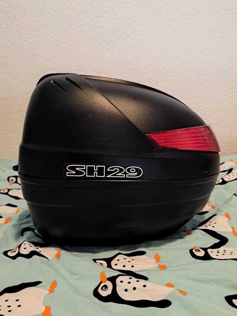 Sym Topkoffer SH29 - Zo goed als nieuw, met sleutels, Fietsen en Brommers, Brommeronderdelen | Scooters, Zo goed als nieuw, SYM