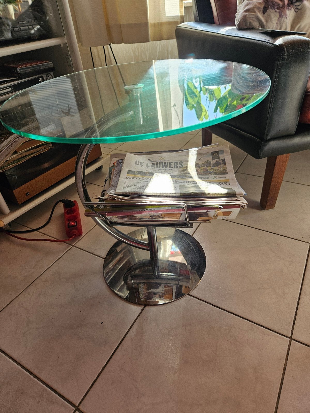 Bijzettafel van glas met metaal.., 45 tot 60 cm, Minder dan 55 cm, Rond, Ophalen of Verzenden
