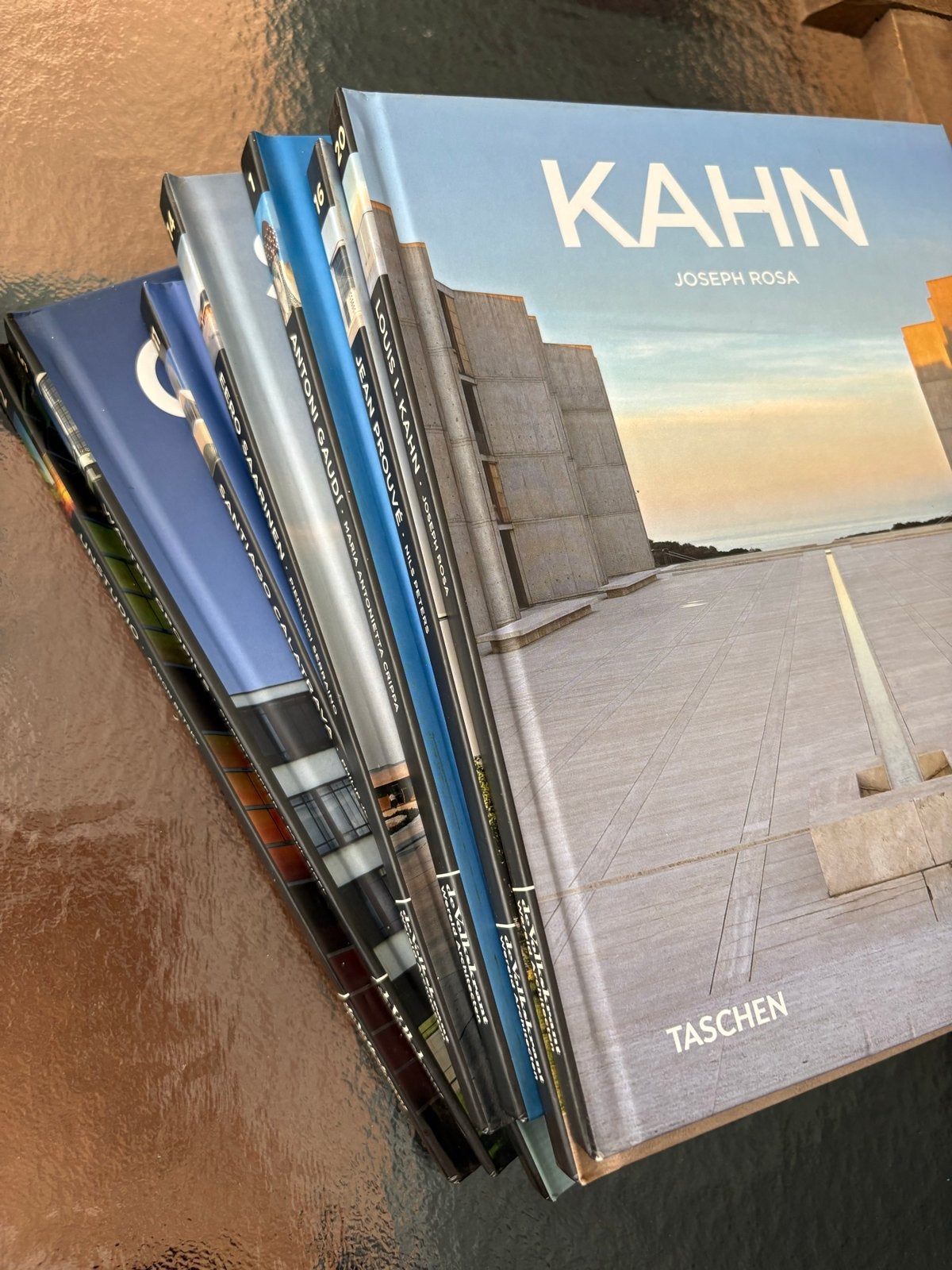 Architectuur boeken: Kahn, Prouvé, Gaudí, Saarinen, Calatrav, Ophalen of Verzenden, Zo goed als nieuw, Architecten