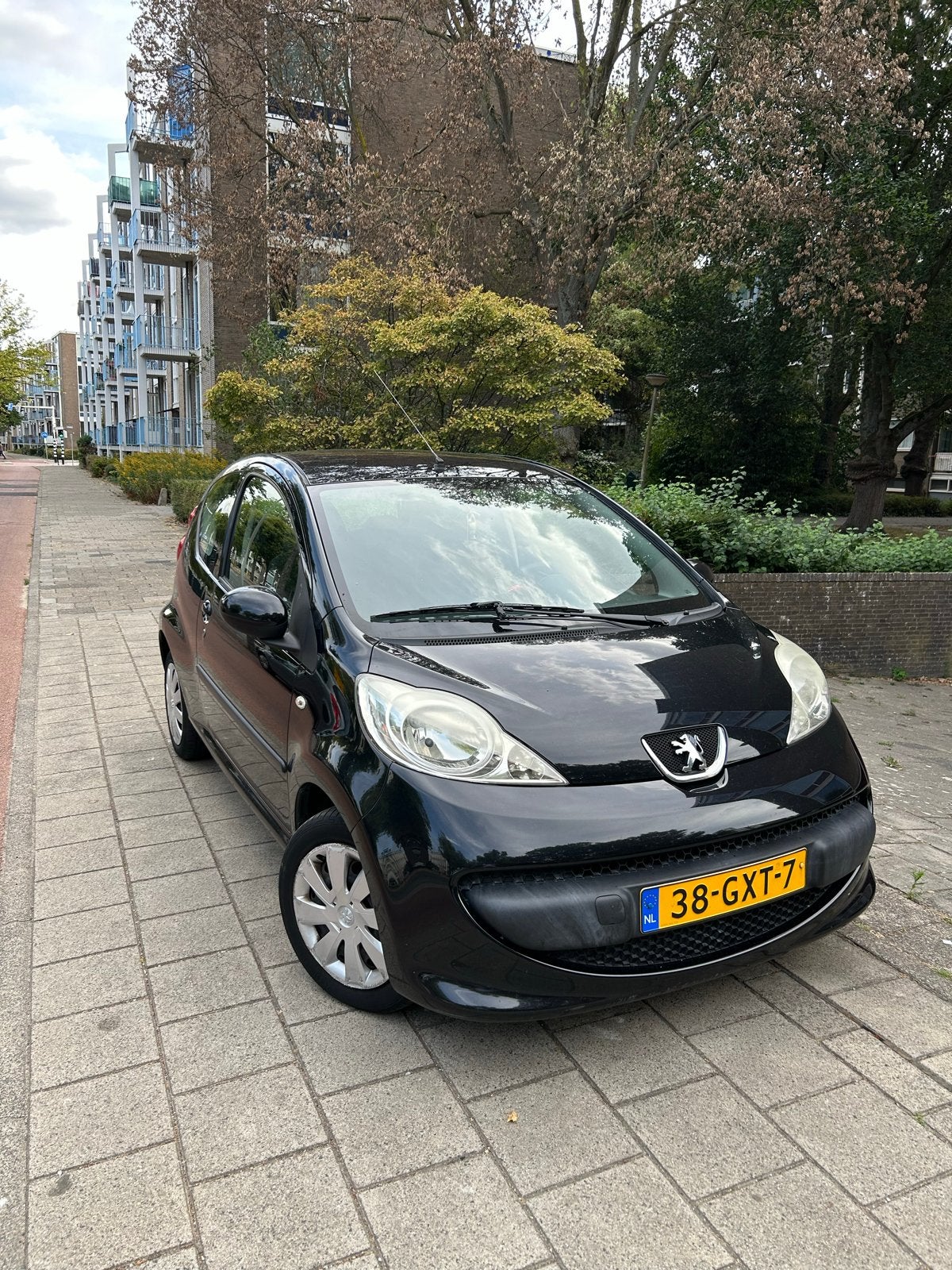 Peugeot 107 1.0 12V 3DR 2-TRONIC 2008 Zwart 168658 km, 4 stoelen, Origineel Nederlands, Particulier, 998 cc