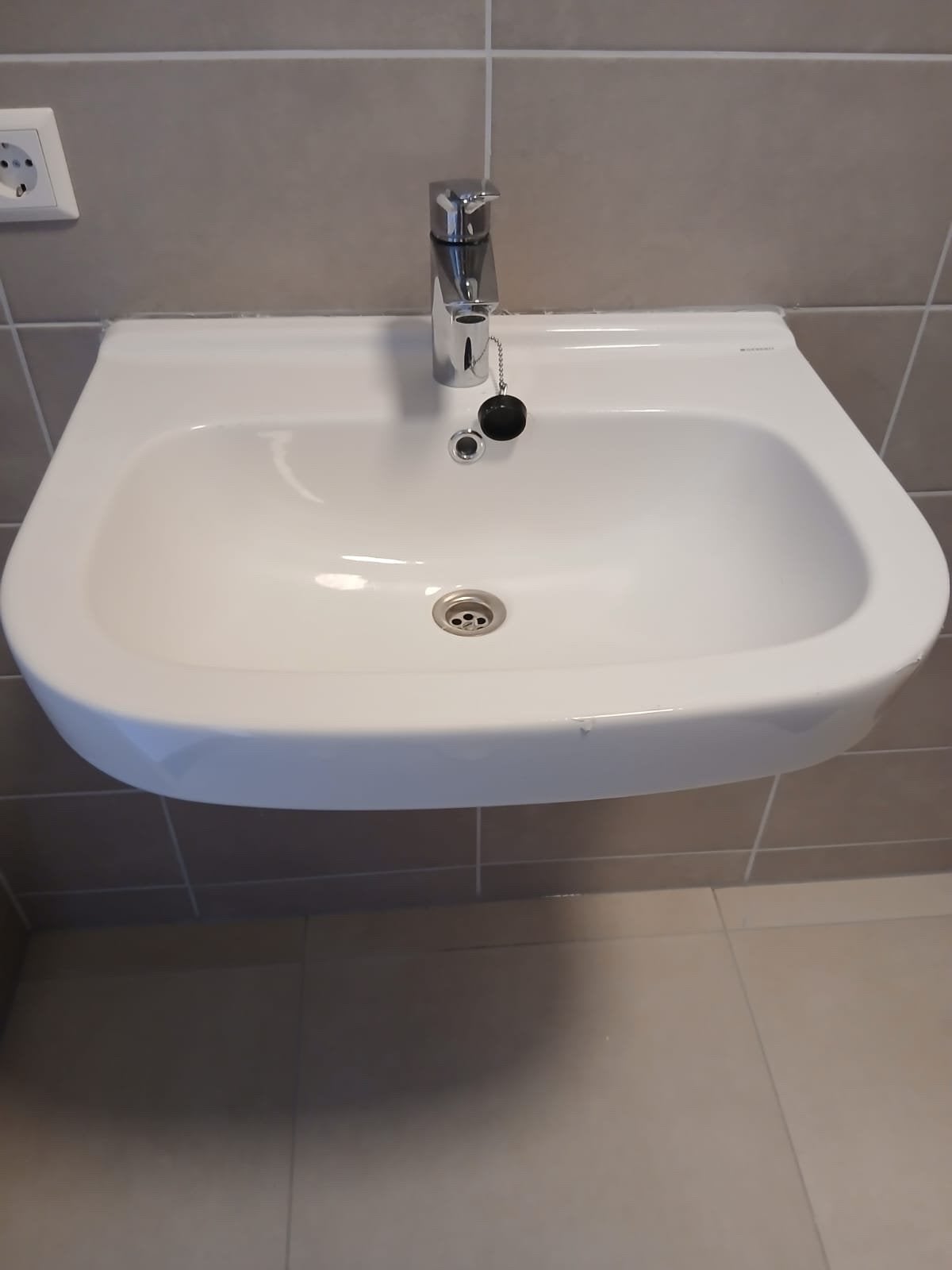 Nieuwe Geberit wastafel met Grohe kraan, 60 cm breed, Ophalen, Nieuw, Chroom, Wastafel