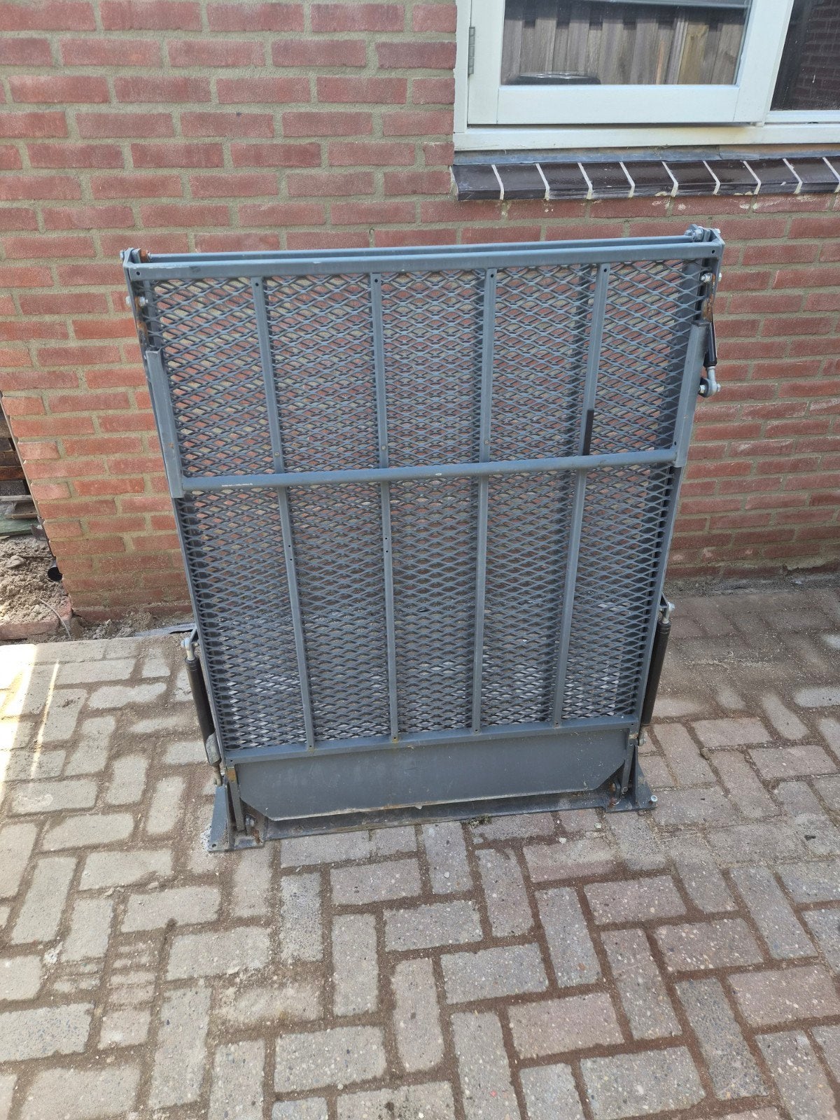 Inklapbaar oprijplateau 234x87cm voor bus of aanhanger, Ophalen